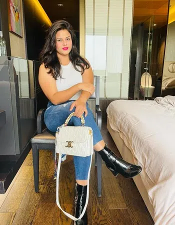 Gorgeous Indore Call Girl